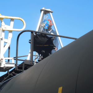 Tripod-Winch-Safety-Device-in-Place-at-Top-of-Tank-Car-Entrance